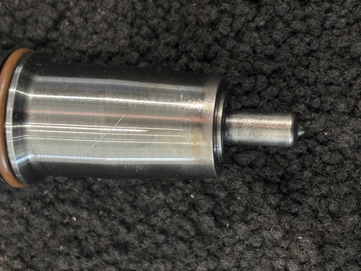 International Maxxforce DT 9 10 Diesel Engine Fuel Injector, 1842577C93