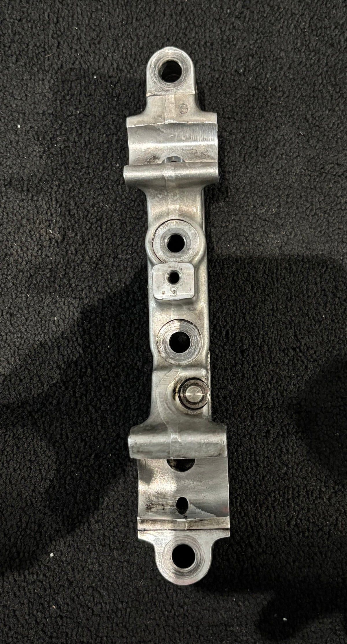 Detroit DD15 OEM Diesel Engine Camshaft Housing Bracket DC47204