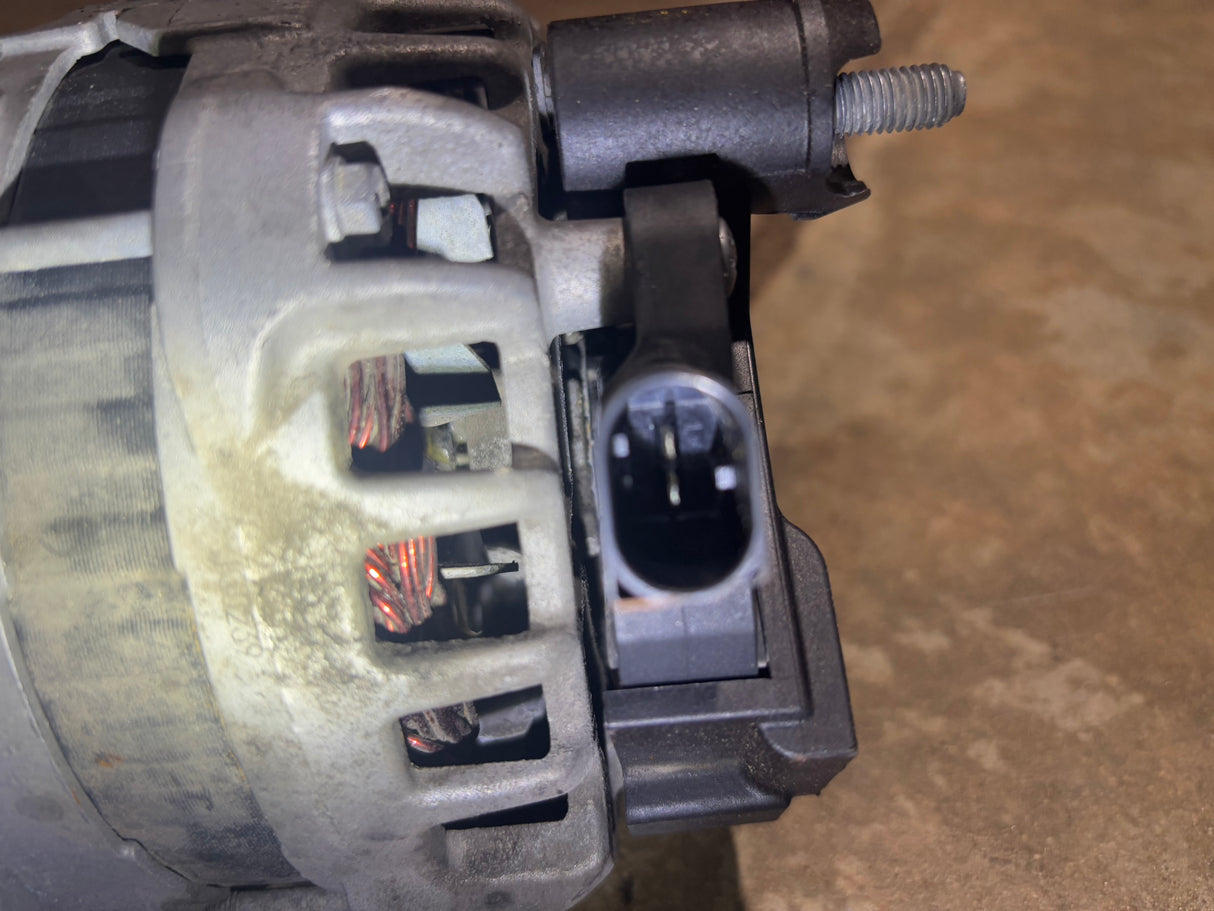 Bosch Isuzu OEM Alternator 8982486210 14V 140Amps