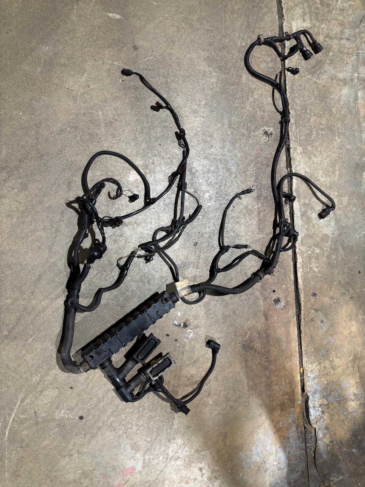 Mack Volvo Diesel Engine Wiring Harness 20574373 21616787 2143770 21401712