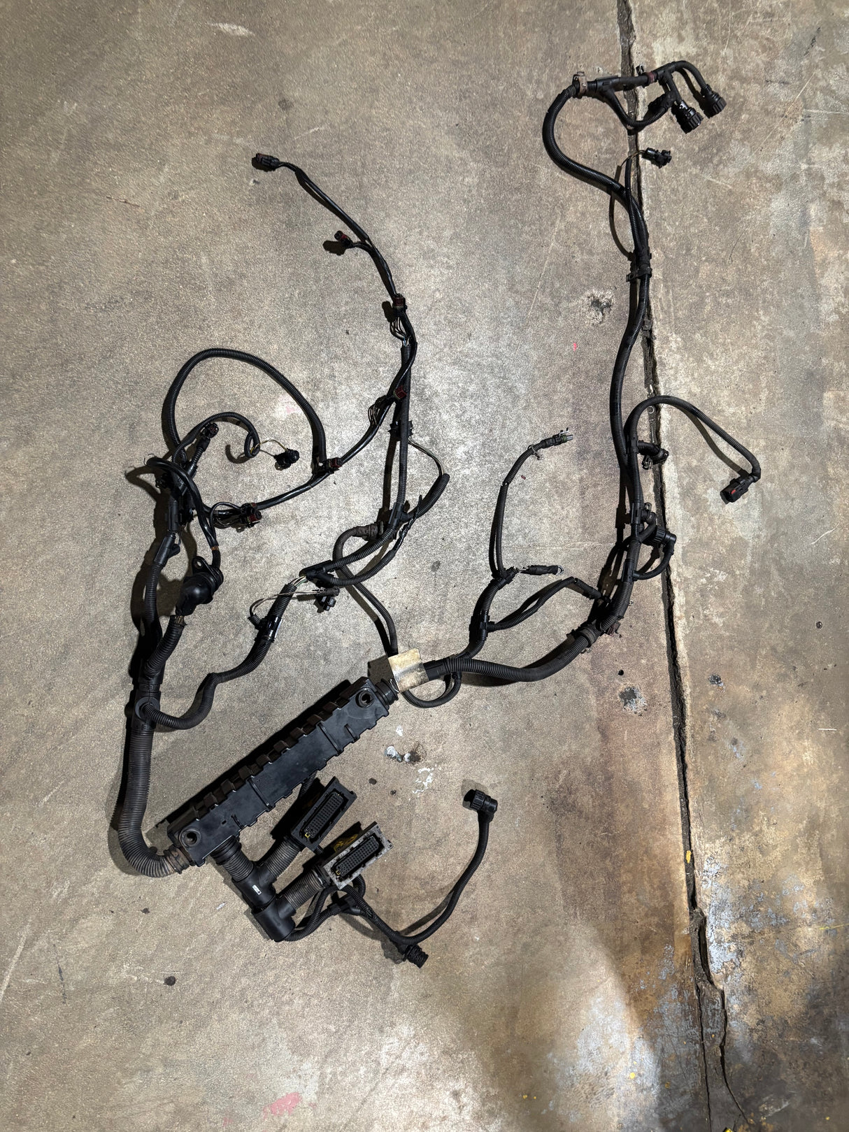 Mack Volvo Diesel Engine Wiring Harness 20574373 21616787 2143770 21401712