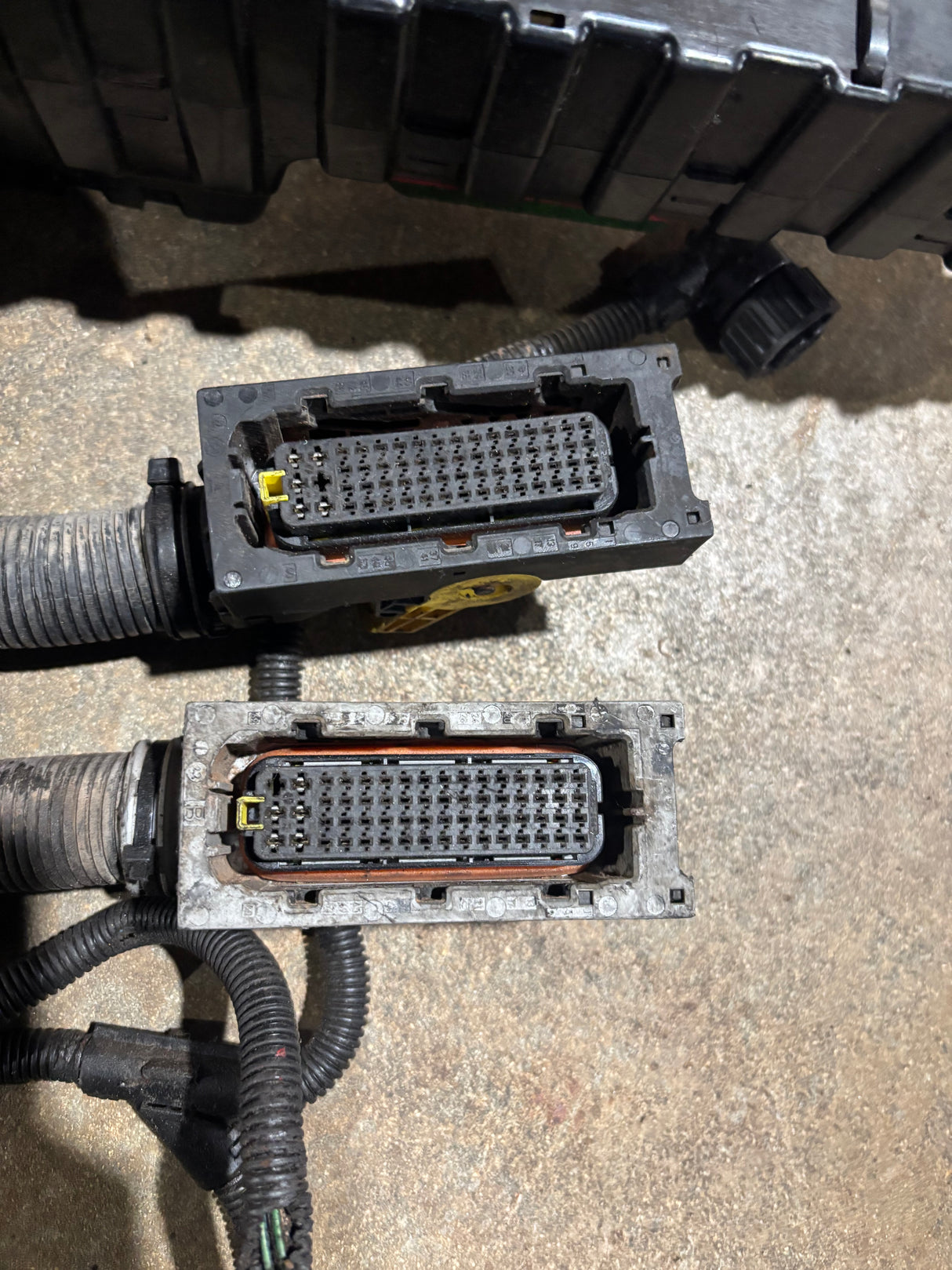 Mack Volvo Diesel Engine Wiring Harness 20574373 21616787 2143770 21401712