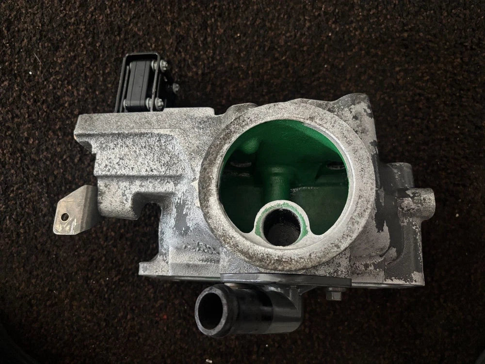 OEM Cummins ISC Diesel Engine EGR Intake Manifold 4941737