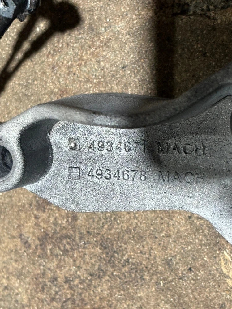 OEM Cummins ISC, ISL Diesel Engine Rocker Lever Housing 4939387