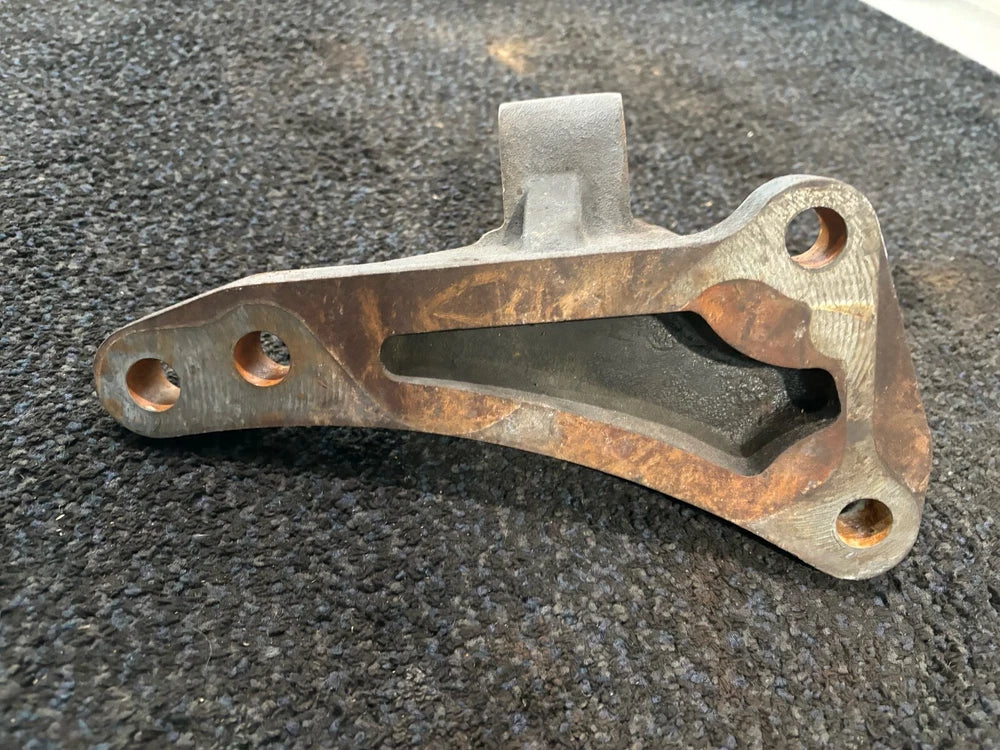 OEM Detroit DD15 Diesel Engine Rear Engine Mount 01-31372-001