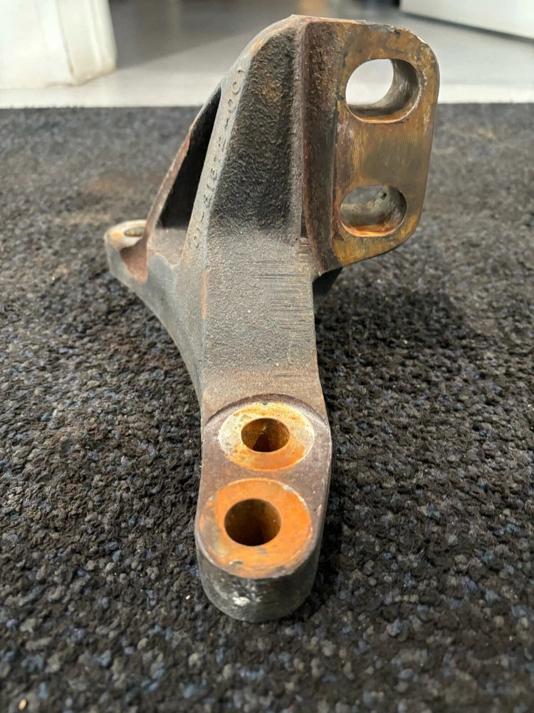 OEM Detroit DD15 Diesel Engine Rear Engine Mount 01-31372-001
