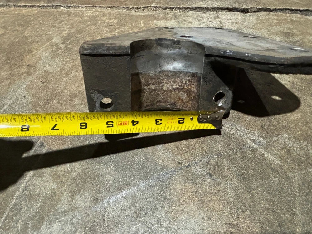 OEM Ford Left Side Rear Engine Mount for Caterpillar 3406 Engine D4HA-6A070-AA