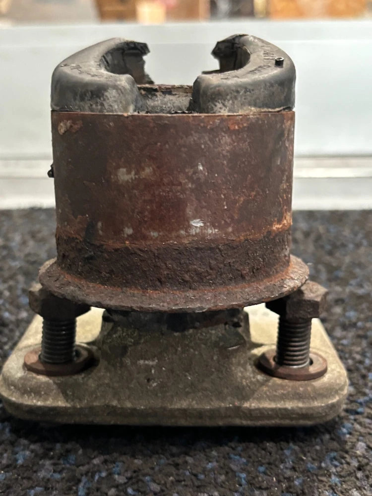OEM Ford Motor Mount for Cummins Diesel Engine F3HT-6096-CB