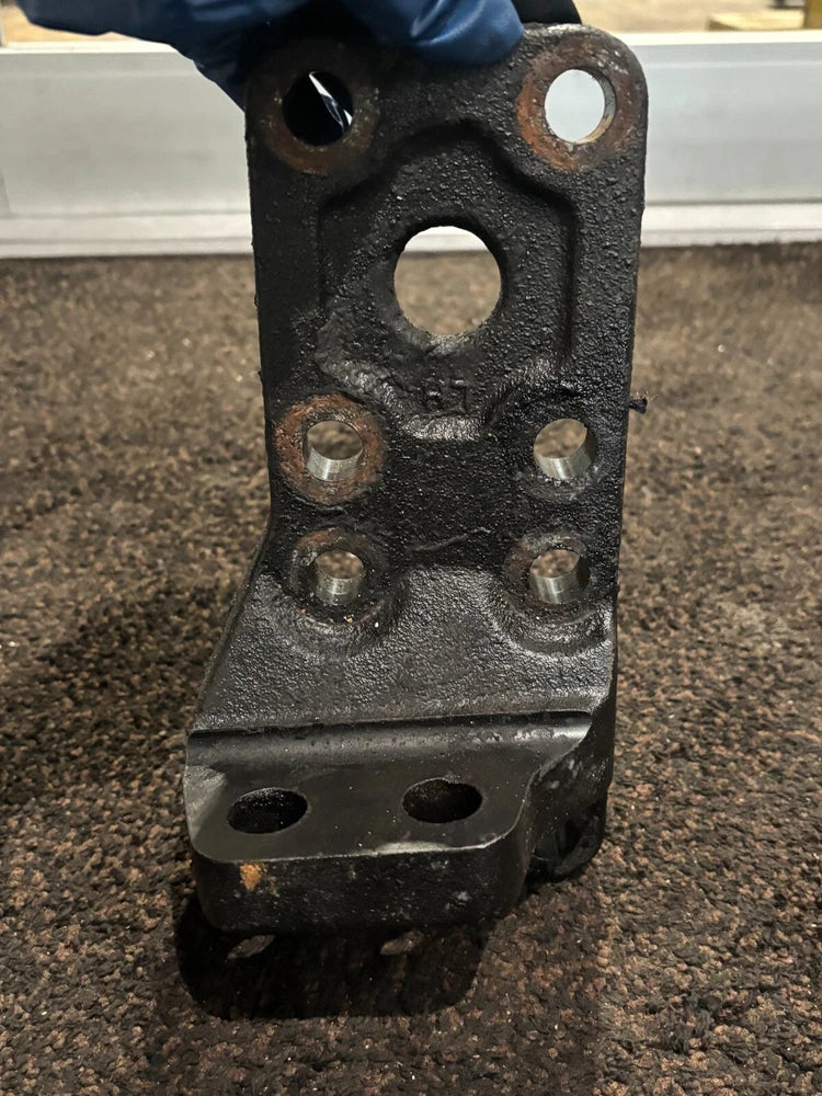 OEM Freightliner 01-30890-000 Motor Mount Bracket off Mercedes Benz Engine