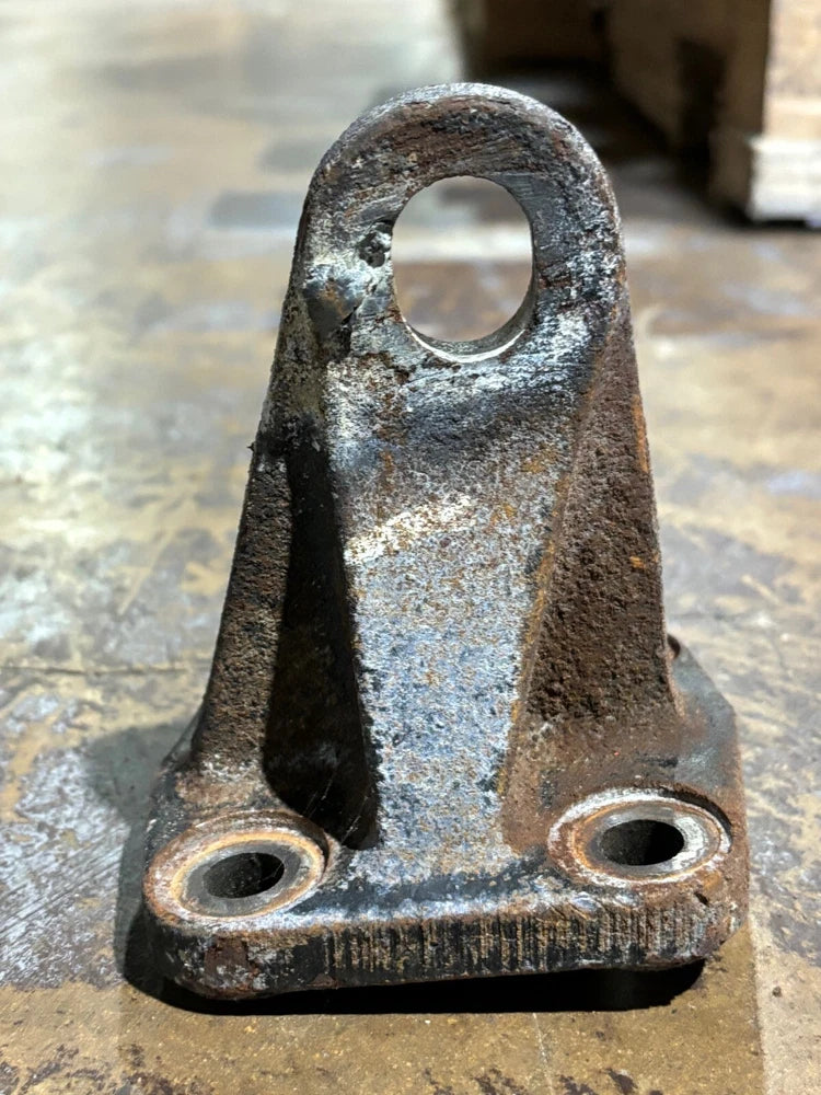 OEM Freightliner M2 LH Rear Motor Mount 01-30509-000