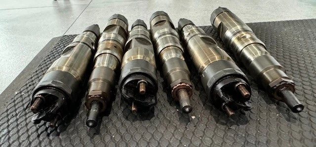 OEM International MAXXFORCE 13 Diesel Engine Fuel Injector 83C92-4011