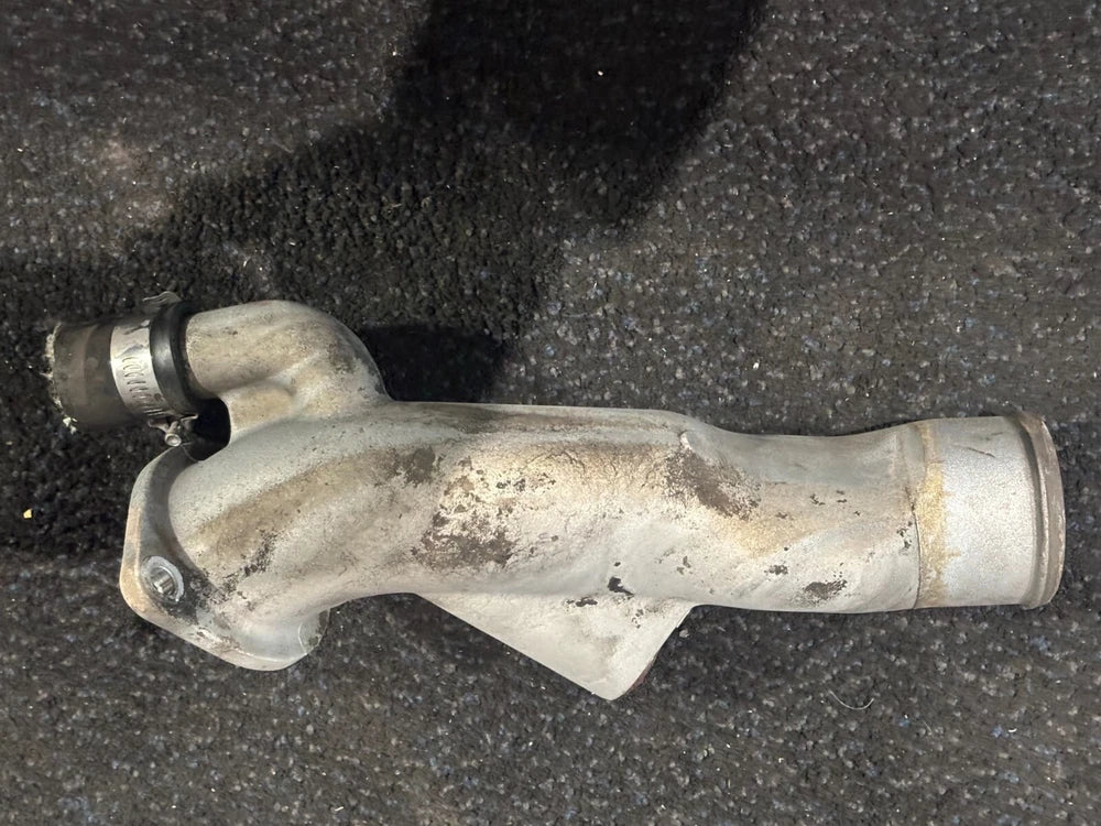 OEM International Maxxforce 13 Diesel Engine Intake Water Manifold 3843933C1