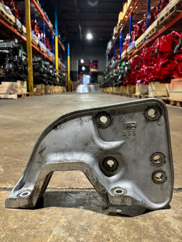 OEM Peterbilt Right Rear Engine Motor Mount off Detroit Series 60, 01-26825-001
