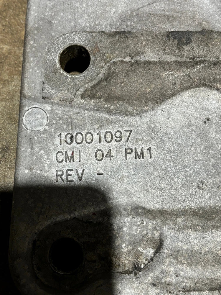 OEM Peterbilt Right Rear Engine Motor Mount off Detroit Series 60, 01-26825-001