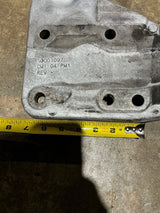 OEM Peterbilt Right Rear Engine Motor Mount off Detroit Series 60, 01-26825-001