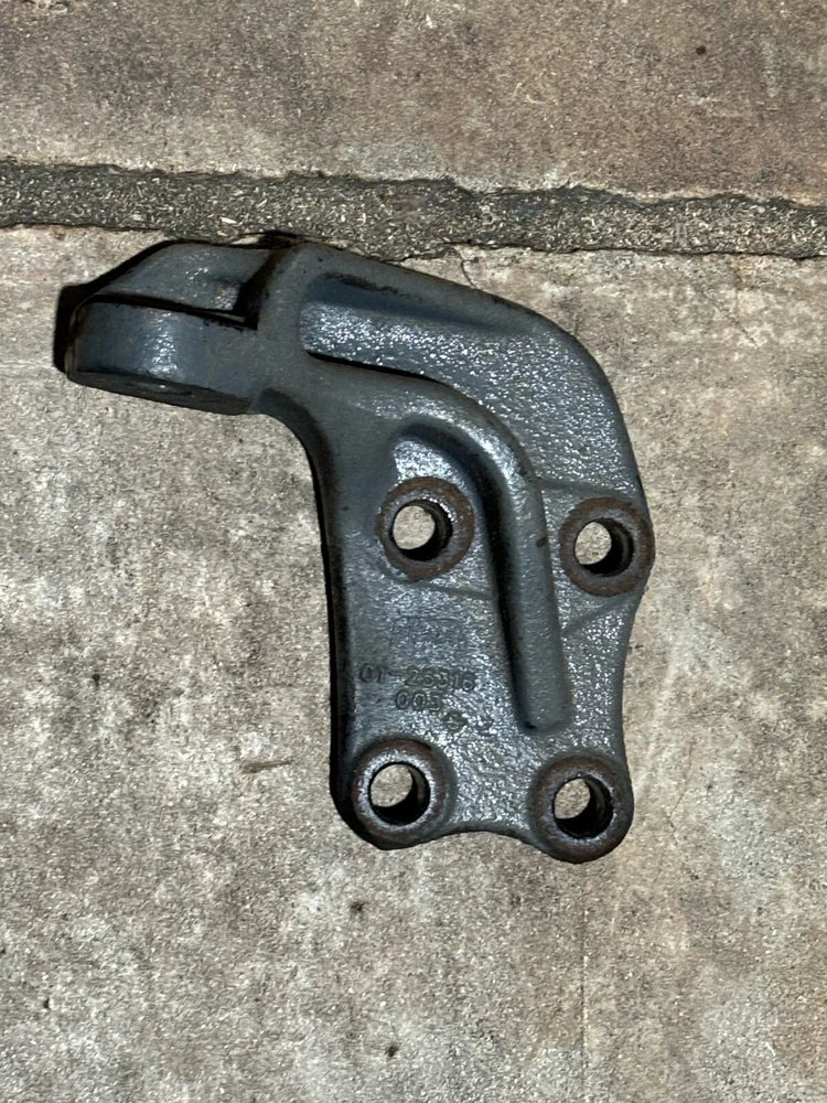 OEM Rear Engine Mount off Mercedes Benz Engine for Peterbilt 01-25316-000