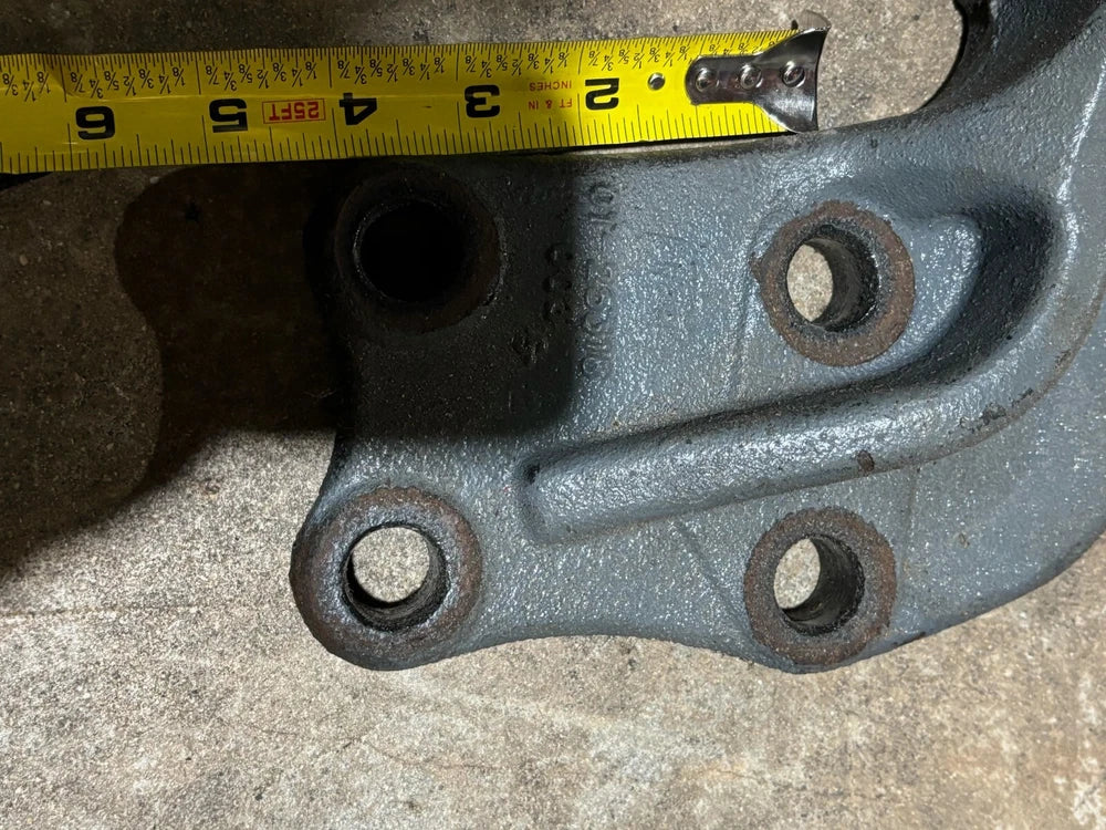OEM Rear Engine Mount off Mercedes Benz Engine for Peterbilt 01-25316-000