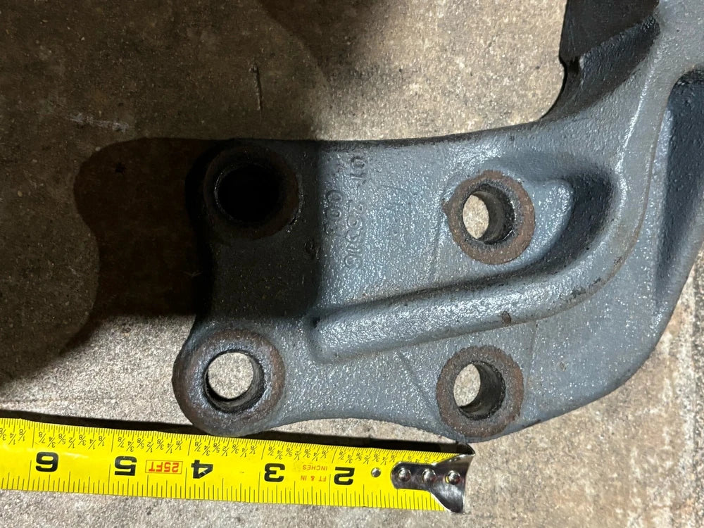 OEM Rear Engine Mount off Mercedes Benz Engine for Peterbilt 01-25316-000