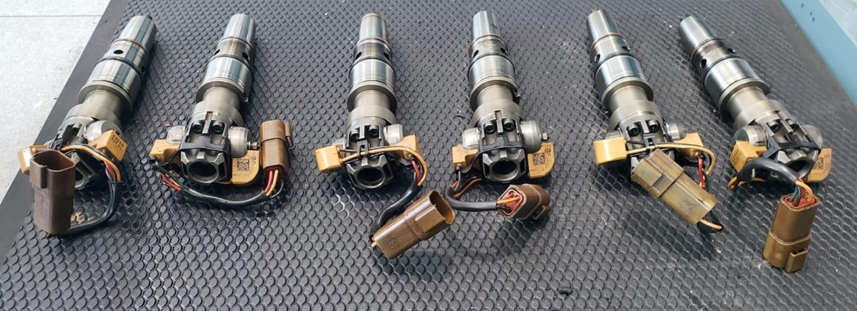 International DT466E Diesel Engine Fuel Injector, 1842577C93