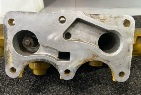 Caterpillar c13 diesel engine oil filter housing