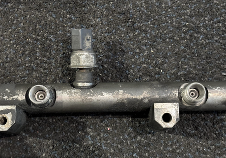 Paccar mx-13 diesel engine fuel rail 7210-0513