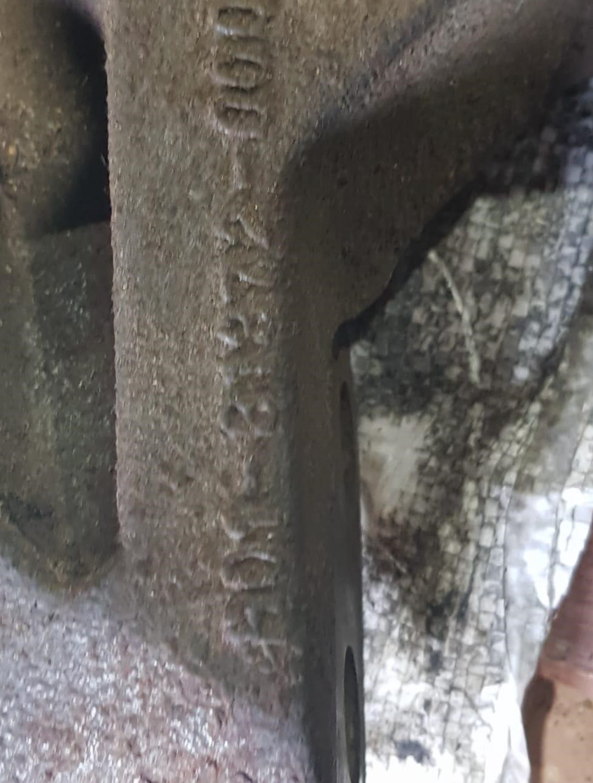 Detroit DD15 Diesel Engine Motor Mount, P/N R01811372000, Cascadia Truck